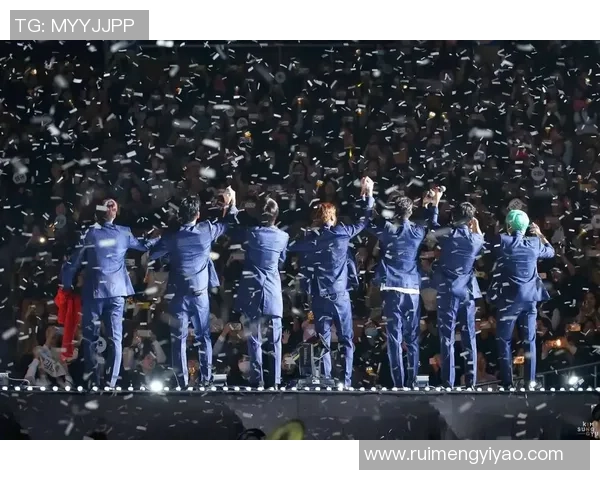 卡塔尔足球明星在舞池中展现魅力舞姿的精彩瞬间